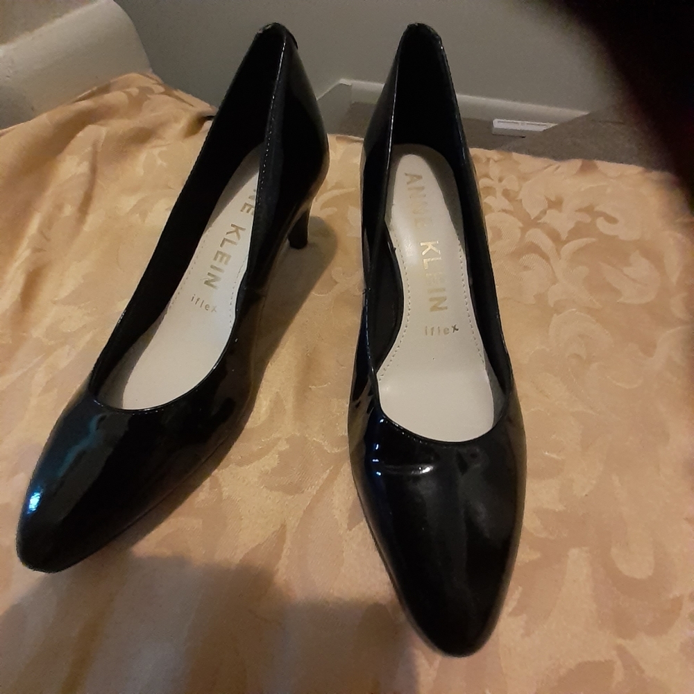Anne Klein, 7.5 M, Black Heels